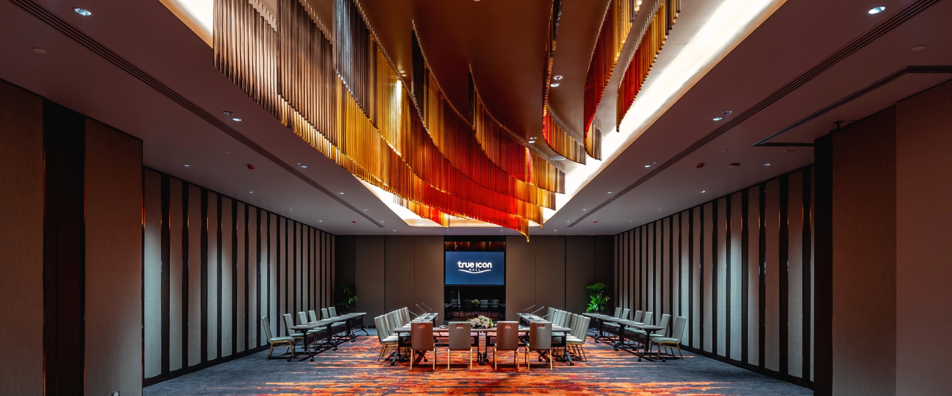 14 Versatile Meeting Rooms with Exclusive Lounge Access